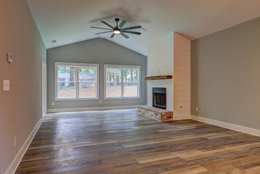 Spacious, unfurnished interior of a new home in , Monroe (Image 27).