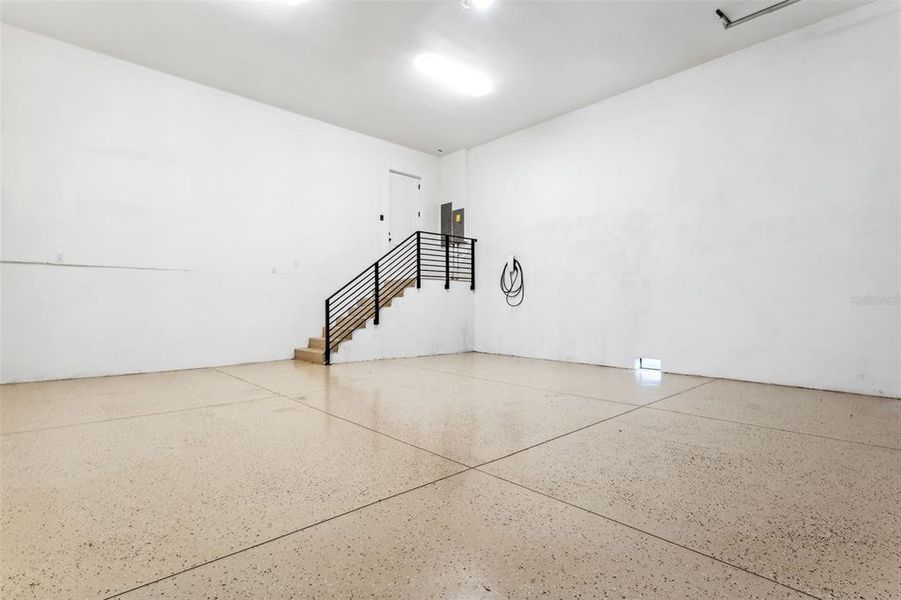 Spacious, unfurnished interior of a new home in , Tampa (Image 19).