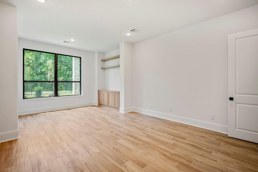 Spacious, unfurnished interior of a new home in Colton, Montgomery (Image 33).