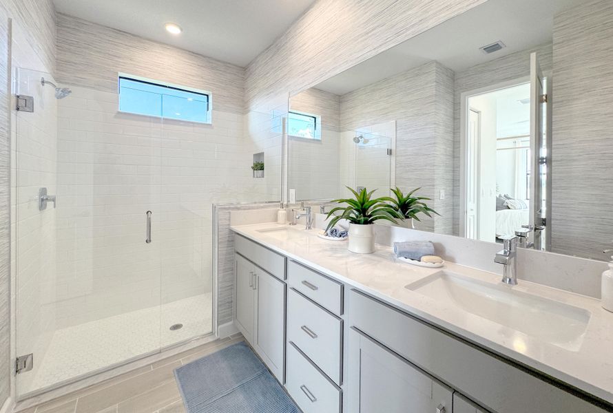 PBH_Glynlea_Victoria_Pic_Owners_Bath_1of