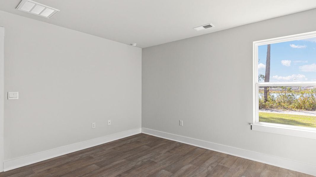 Spacious, unfurnished interior of a new home in Sidbury Station, Castle Hayne (Image 22).