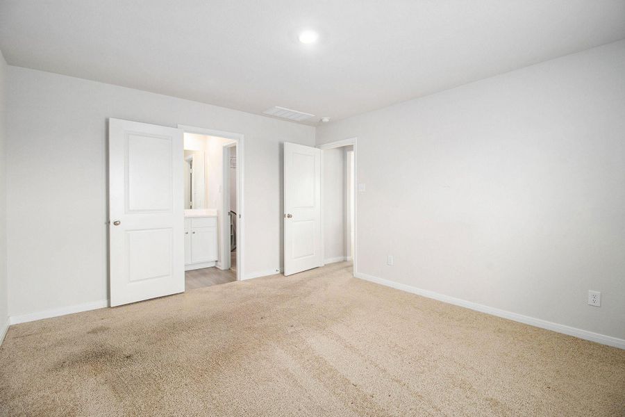 Spacious, unfurnished interior of a new home in Park Vista at El Tesoro, Houston (Image 14).