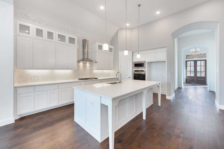 Representative furnished interior of a home built from the 217 by Highland Homes in Cross Creek West, Fulshear (Image 6).