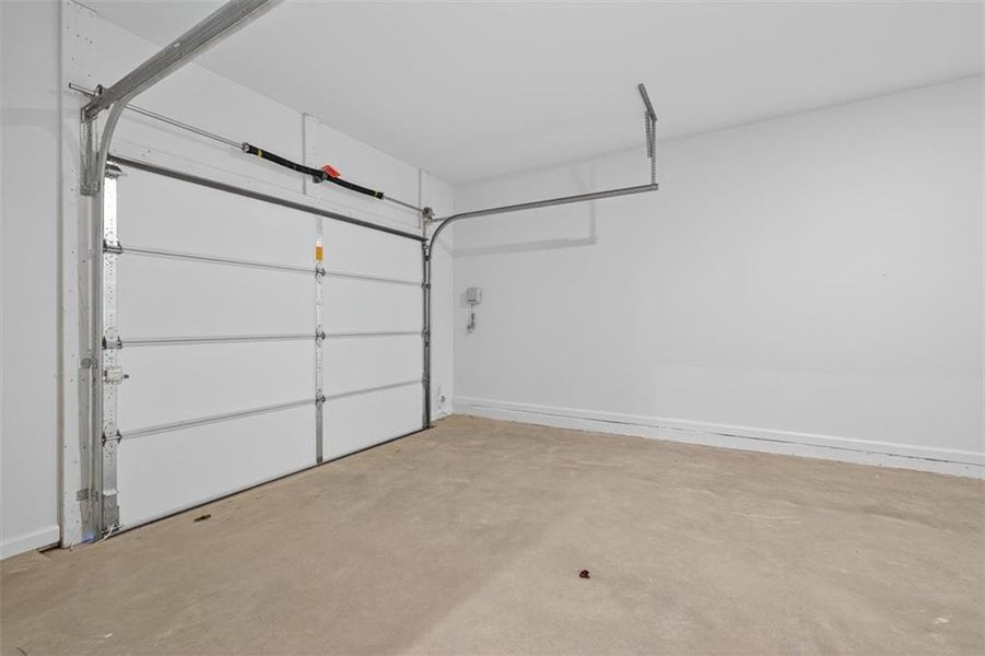 Spacious, unfurnished interior of a new home in , Jefferson (Image 42).