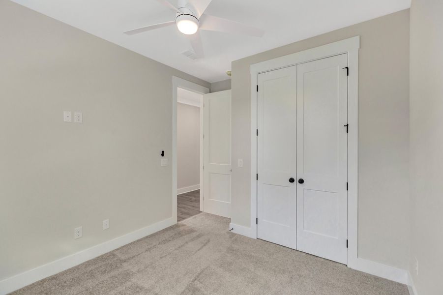 Spacious, unfurnished interior of a new home in , Charleston (Image 27).