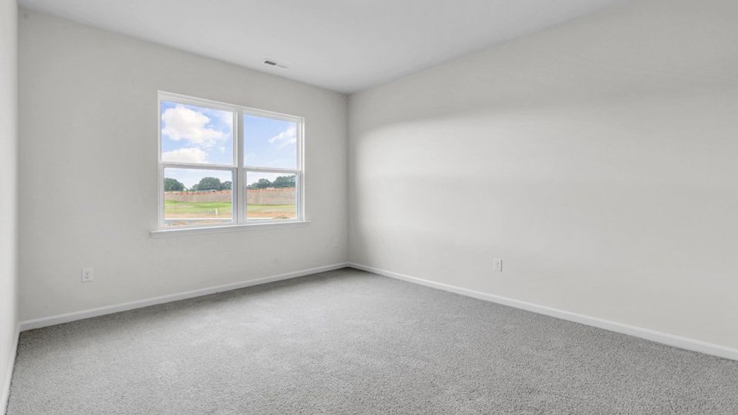 Spacious, unfurnished interior of a new home in Forest Creek, Winston-Salem (Image 23).