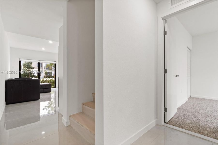 Spacious, unfurnished interior of a new home in , Homestead (Image 19).