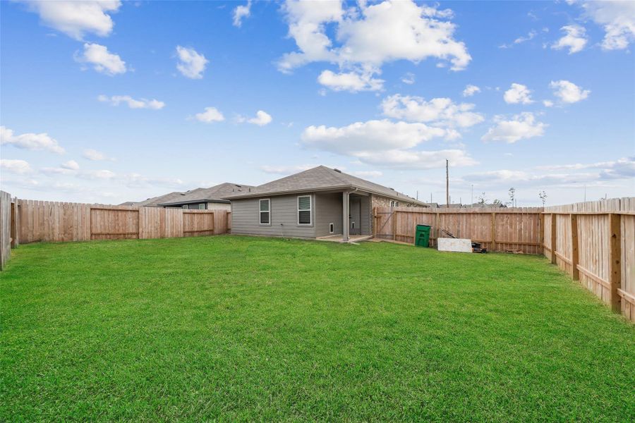 Many options to put your stamp on this yard. Many options to put your stamp on this yard.