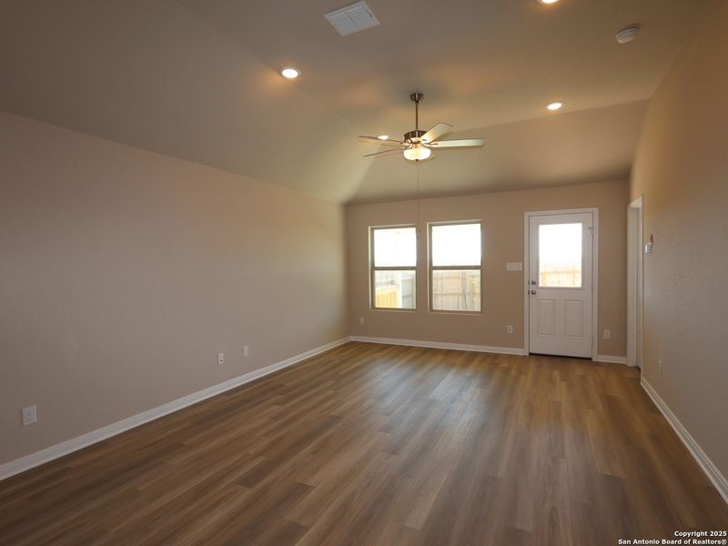 Spacious, unfurnished interior of a new home in Paloma Park, Converse (Image 22).