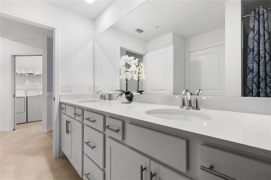 Furnished interior view inside a new home in Wellen Park Golf & Country Club, Venice (Image 21). Furnished interior view inside a new home in Wellen Park Golf & Country Club, Venice (Image 21).