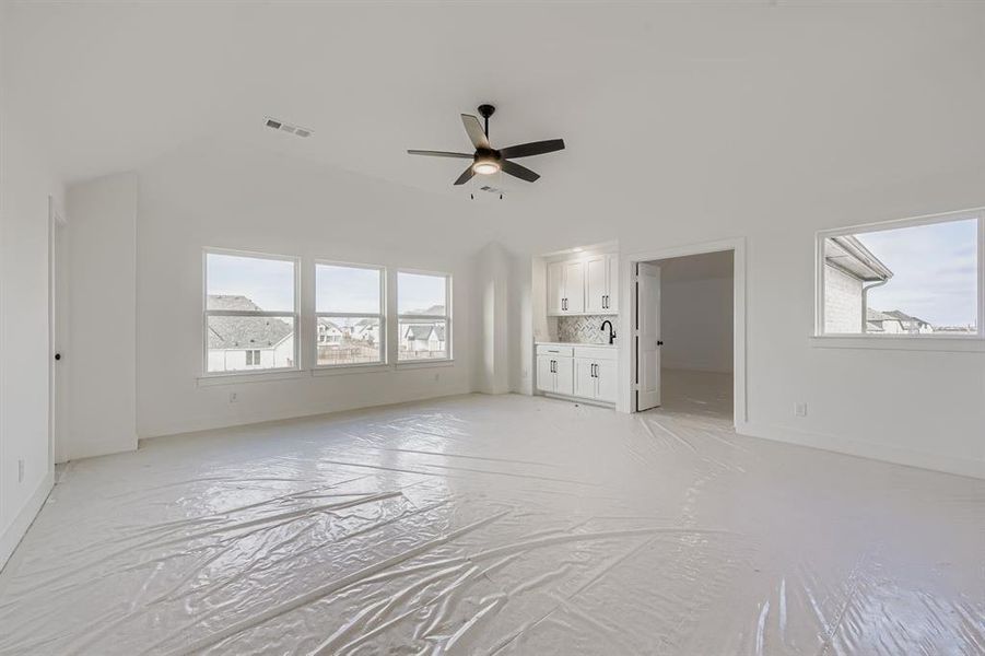 Spacious, unfurnished interior of a new home in Star Trail - 65s, Prosper (Image 23).