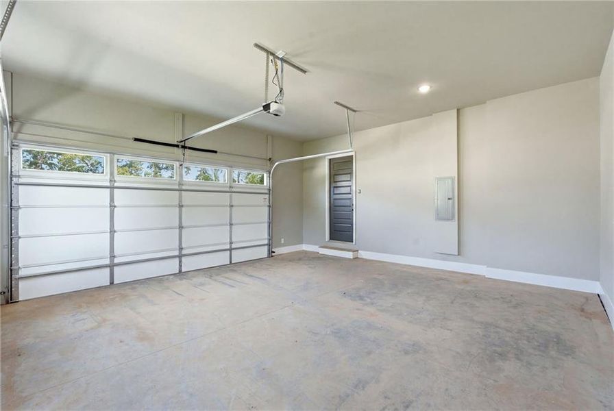 Spacious, unfurnished interior of a new home in , Flowery Branch (Image 60). Spacious, unfurnished interior of a new home in , Flowery Branch (Image 60).