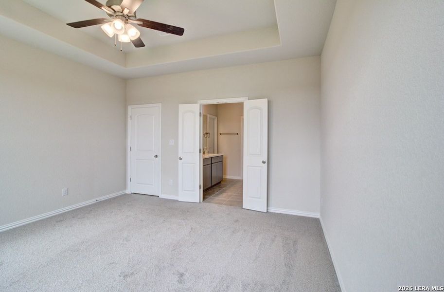 Spacious, unfurnished interior of a new home in Stream Waters, Seguin (Image 14).