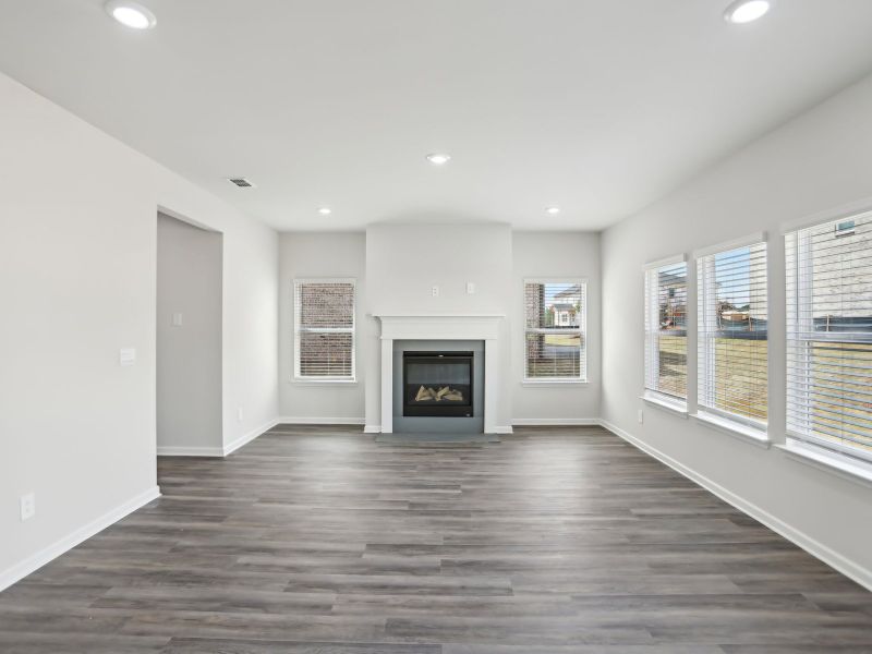 Spacious, unfurnished interior of a new home in Creekside at Oxford Park, Fairburn (Image 11). Spacious, unfurnished interior of a new home in Creekside at Oxford Park, Fairburn (Image 11).
