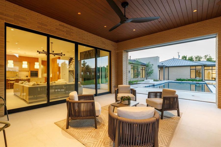 Community amenities in , Dallas (Image 22).