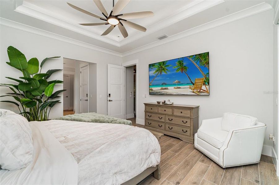 Furnished interior view inside a new home in , Cape Coral (Image 12).