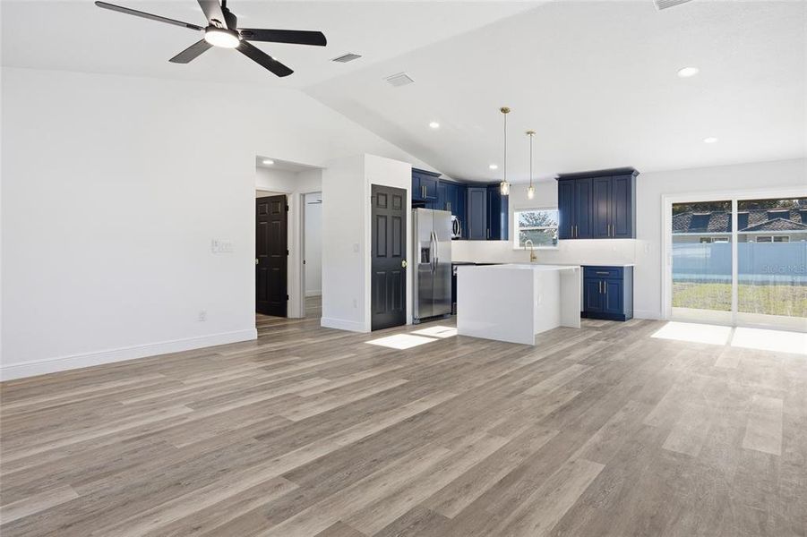 Spacious, unfurnished interior of a new home in , Ocala (Image 18).