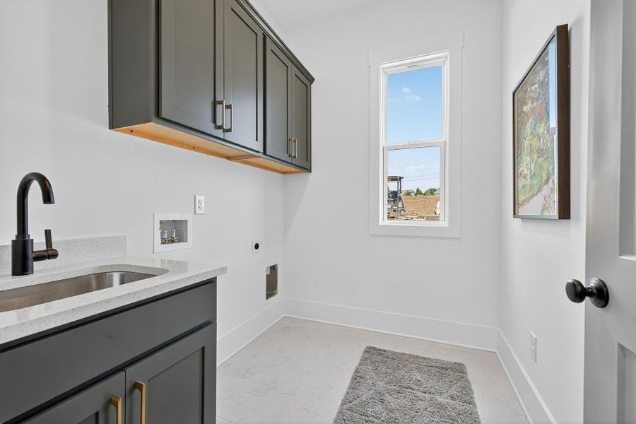 Furnished interior view inside a new home in Livingstone Park, Kennesaw (Image 26).