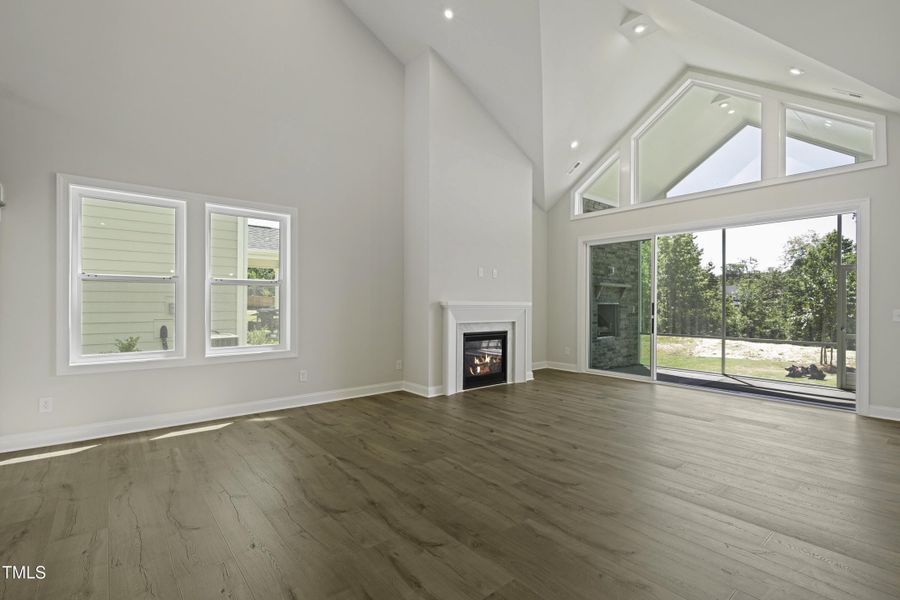 STY5-0215-00_Alton_A_Family Room