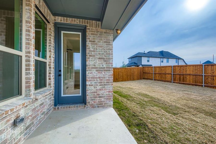 Exterior details and patio area of a home in Hillstead, Lavon (Image 3).