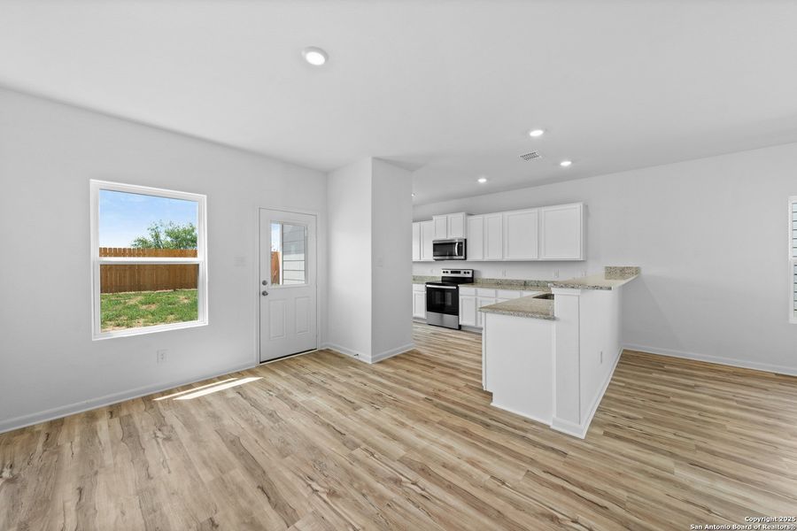 Spacious, unfurnished interior of a new home in Blue Wing, San Antonio (Image 12). Spacious, unfurnished interior of a new home in Blue Wing, San Antonio (Image 12).