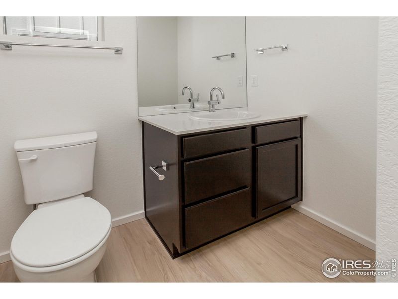 EXAMPLE PHOTO: SHARED PRIMARY BATH