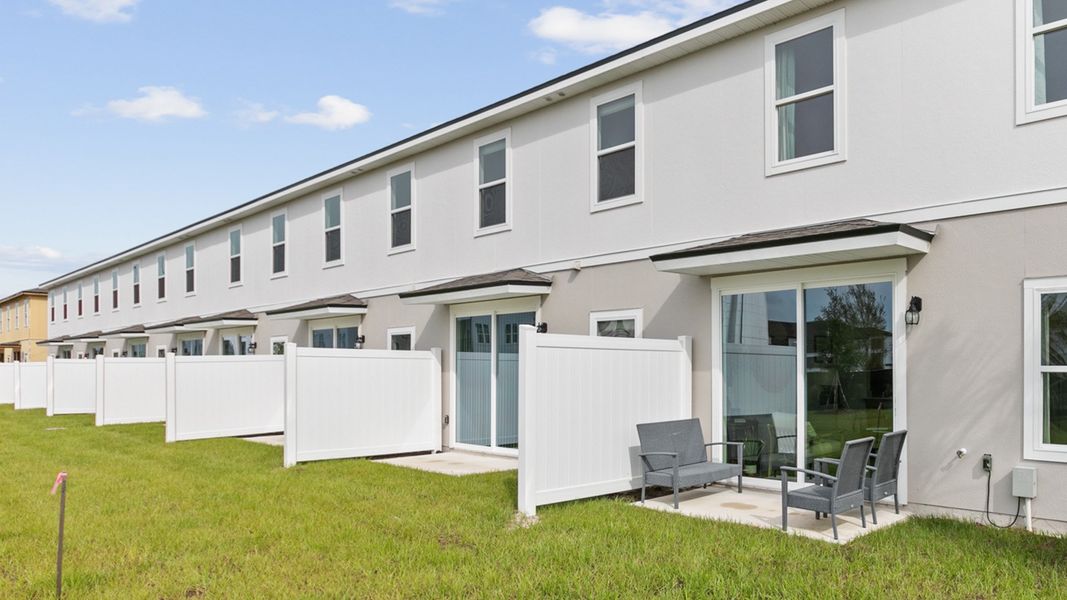 Representative exterior details of a home built from the Pearson by D.R. Horton in The Landing, Middleburg (Image 3).