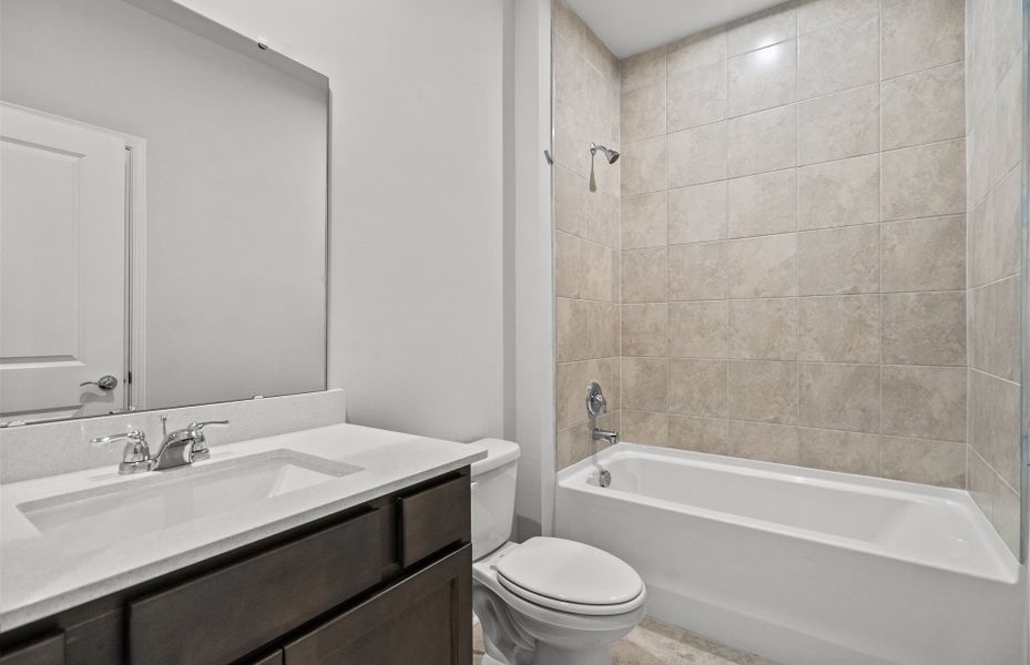 Furnished interior view inside a new home in Crestview, Spartanburg (Image 7).