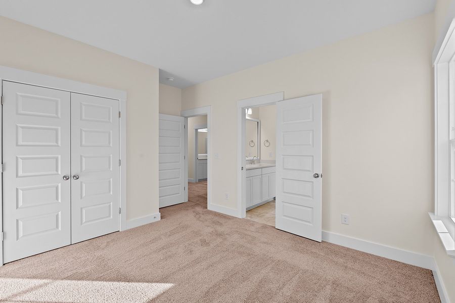 Spacious, unfurnished interior of a new home in Fieldstone, Lexington (Image 43). Spacious, unfurnished interior of a new home in Fieldstone, Lexington (Image 43).