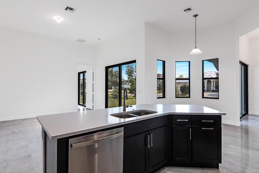 15 - Kitchen_Breakfast Nook