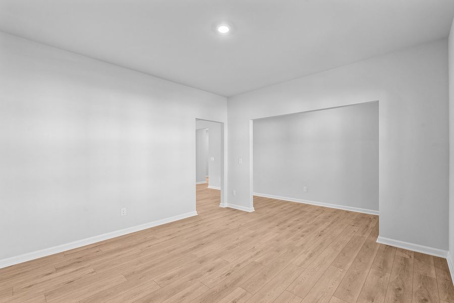 Spacious, unfurnished interior of a new home in Hanes Lake, Winston-Salem (Image 20).