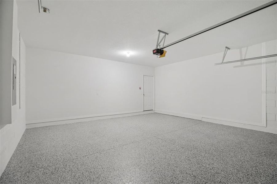 Spacious, unfurnished interior of a new home in Fox Pointe at Rivers Edge, Leesburg (Image 22).