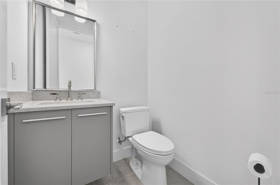 Furnished interior view inside a new home in , Sarasota (Image 40).