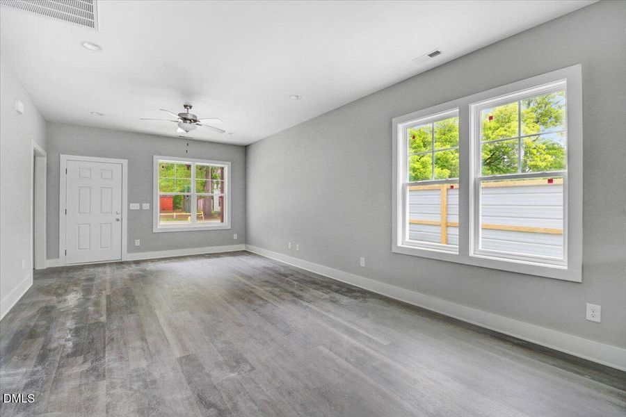 19-601 West Main St-19 19-601 West Main St-19