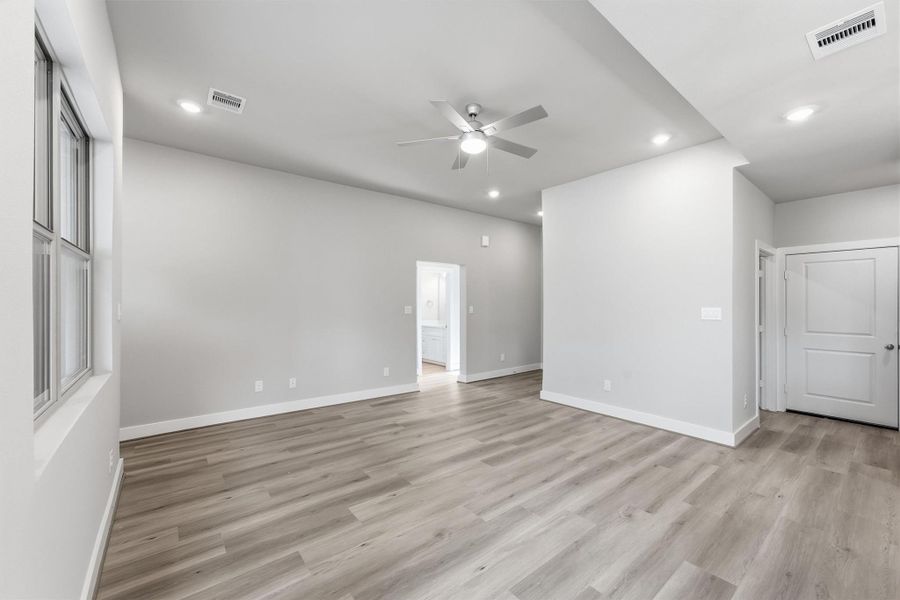 Spacious, unfurnished interior of a new home in , Hempstead (Image 23). Spacious, unfurnished interior of a new home in , Hempstead (Image 23).