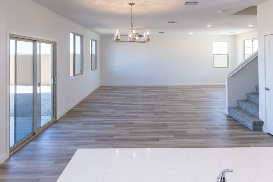 Spacious, unfurnished interior of a new home in Rancho Santa Rosa, Maricopa (Image 16).