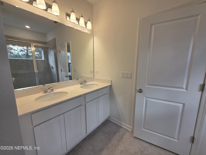 Furnished interior view inside a new home in Hyland Trail, Green Cove Springs (Image 6).