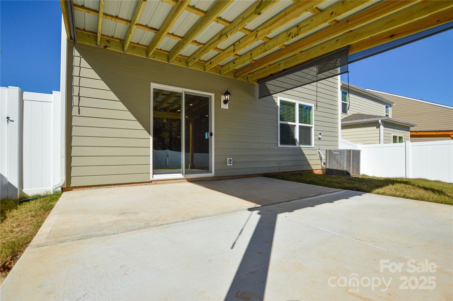 Exterior details and patio area of a home in Fergus Crossing, York (Image 18).