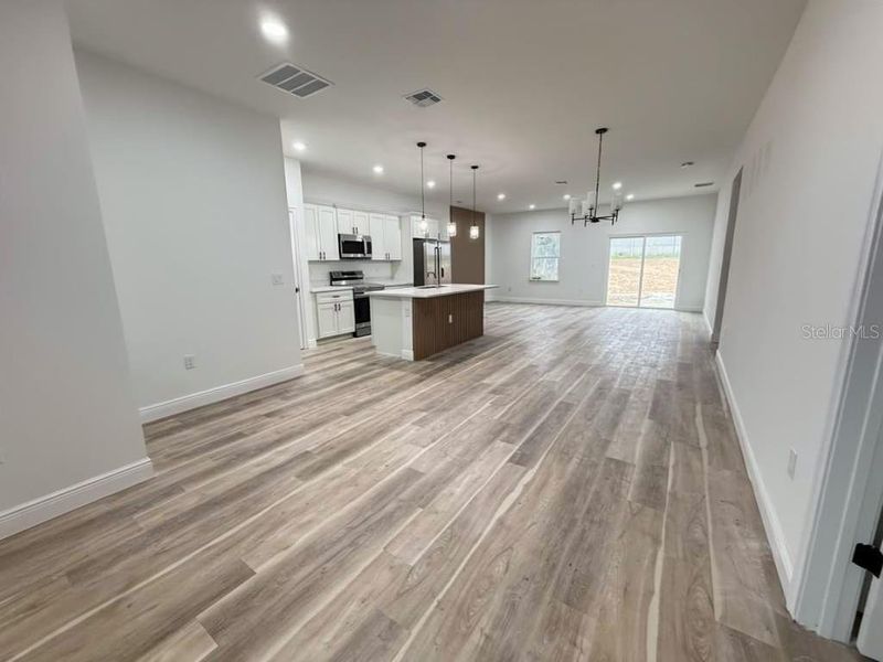 Spacious, unfurnished interior of a new home in , Port Charlotte (Image 13).