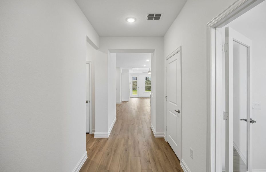 Spacious, unfurnished interior of a new home in Del Webb at Legacy Hills, Celina (Image 16). Spacious, unfurnished interior of a new home in Del Webb at Legacy Hills, Celina (Image 16).