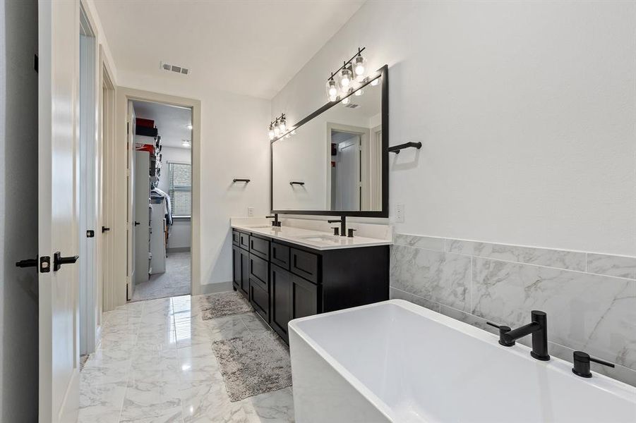 Furnished interior view inside a new home in , Dallas (Image 8). Furnished interior view inside a new home in , Dallas (Image 8).