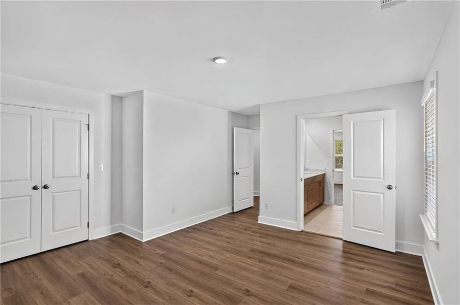 Spacious, unfurnished interior of a new home in Estates at Yellow Creek, Cumming (Image 24).