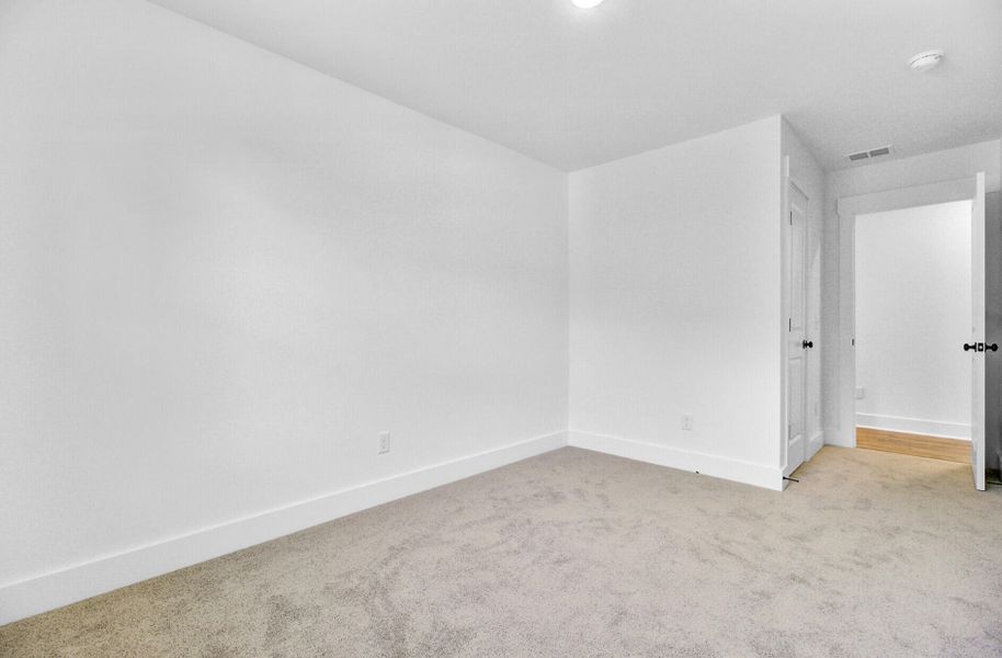 Spacious, unfurnished interior of a new home in , Charleston (Image 21).