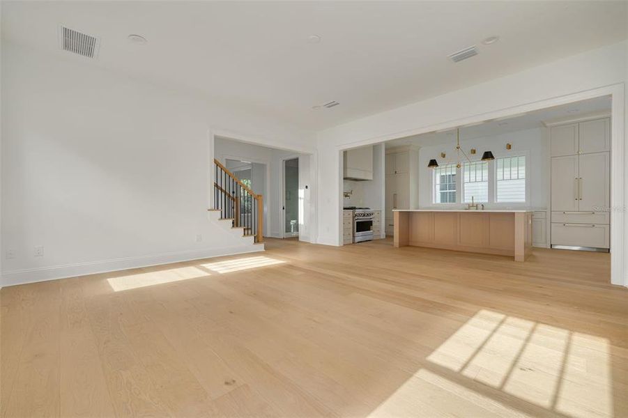 Spacious, unfurnished interior of a new home in , St. Petersburg (Image 36). Spacious, unfurnished interior of a new home in , St. Petersburg (Image 36).
