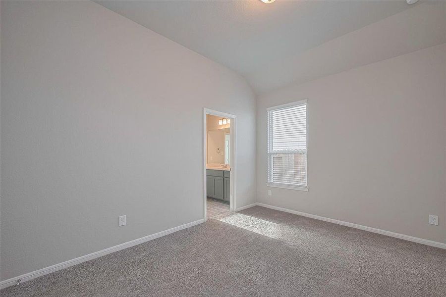 Spacious, unfurnished interior of a new home in River Ranch, Dayton (Image 40).