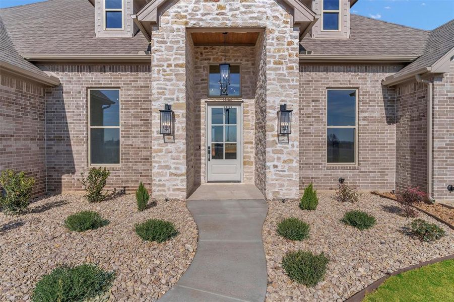 Exterior details and patio area of a home in , Tolar (Image 27).