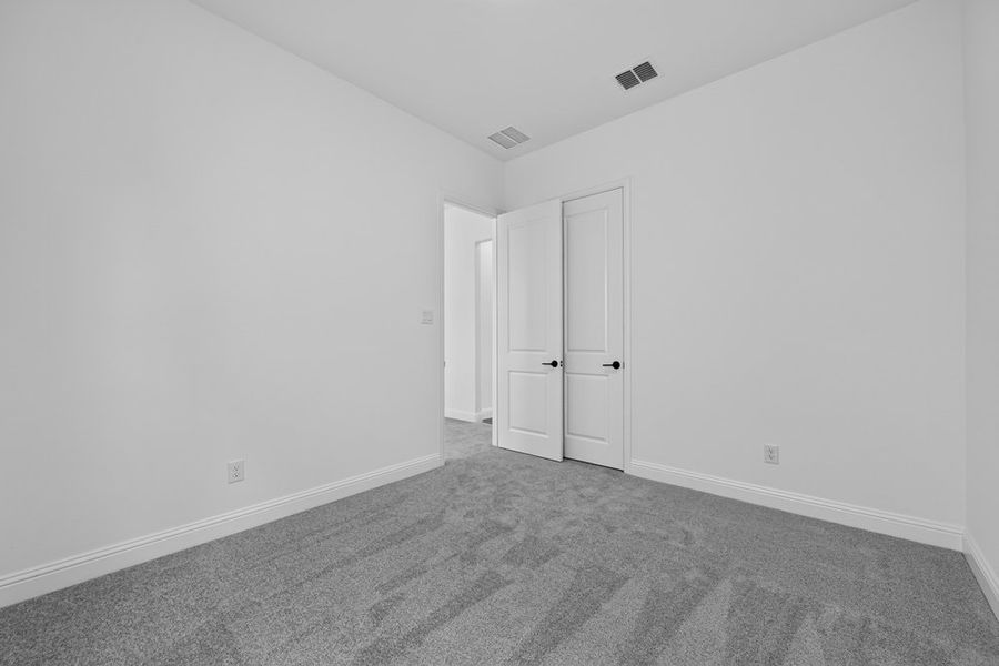 Spacious, unfurnished interior of a new home in Highland Lakes, McKinney (Image 21).