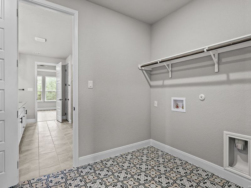 Spacious, unfurnished interior of a new home in Potranco Oaks, Castroville (Image 44). Spacious, unfurnished interior of a new home in Potranco Oaks, Castroville (Image 44).