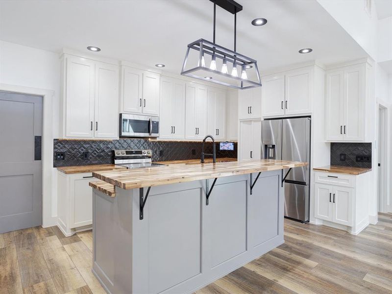 Furnished interior view inside a new home in , Bells (Image 8).