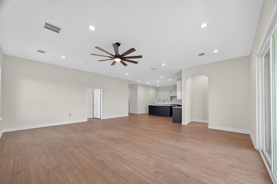 Image 37 of a home in .